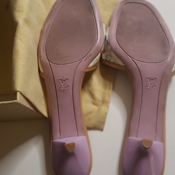 ๐Authentic๐Louis Vuitton White Multicolore sandle - Picture 6 of 12